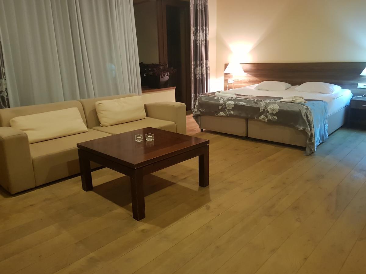 Hotel Tetnuldi Mestia Buitenkant foto