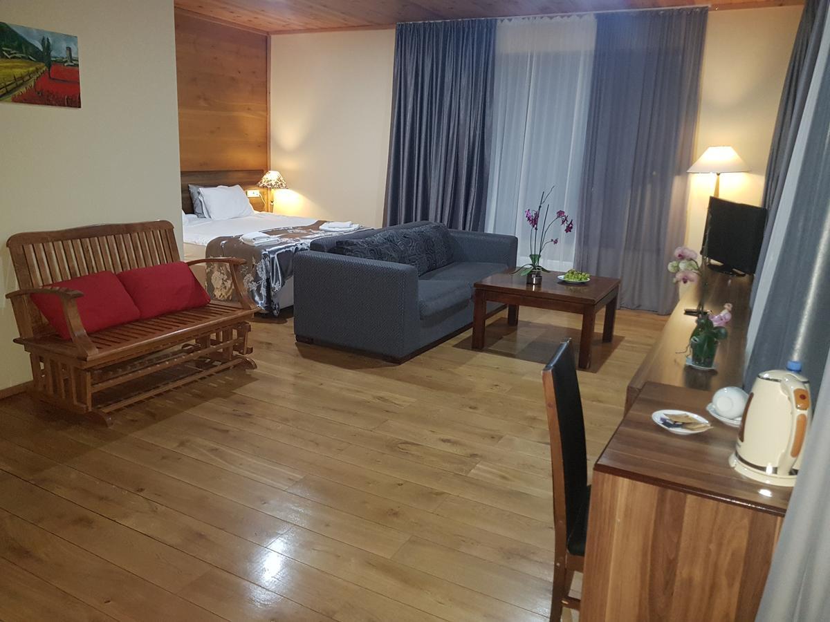 Hotel Tetnuldi Mestia Buitenkant foto